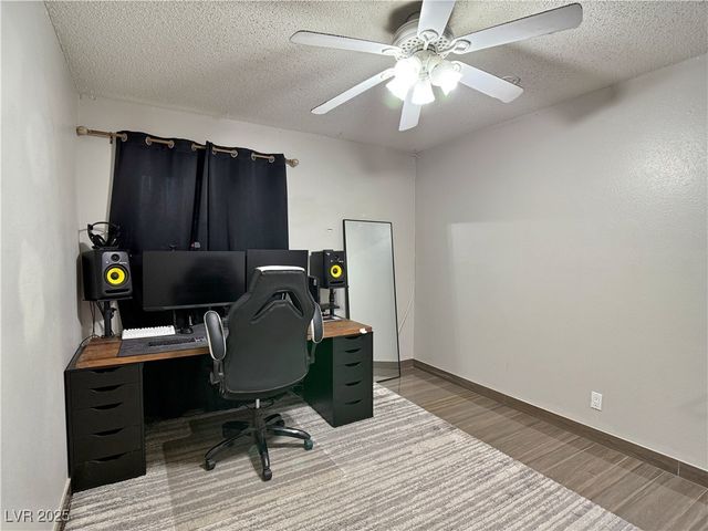 2013 Las Verdes Street, Las Vegas, NV 89102