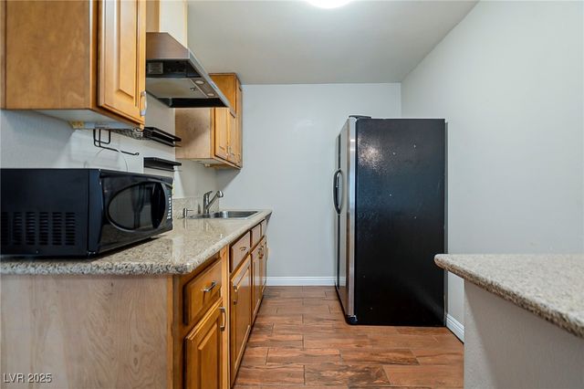 2013 Las Verdes Street, Las Vegas, NV 89102