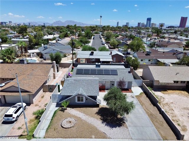 2013 Las Verdes Street, Las Vegas, NV 89102