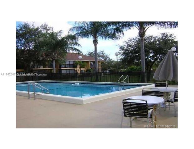 5831 Washington Street 45, Hollywood, FL 33023