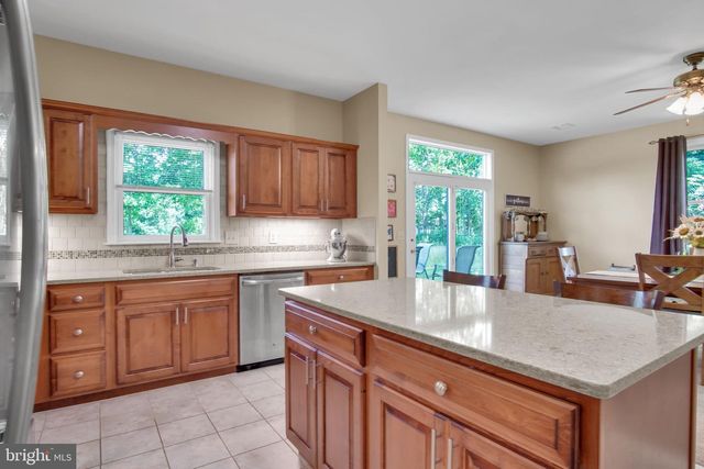 6443 OAK VIEW DR, Harrisburg, PA 17112