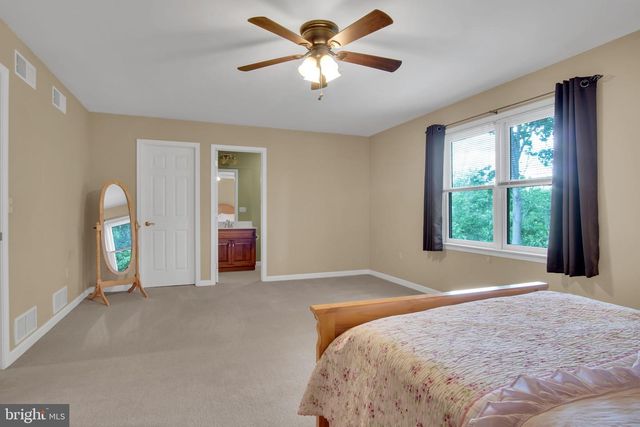 6443 OAK VIEW DR, Harrisburg, PA 17112
