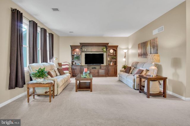6443 OAK VIEW DR, Harrisburg, PA 17112