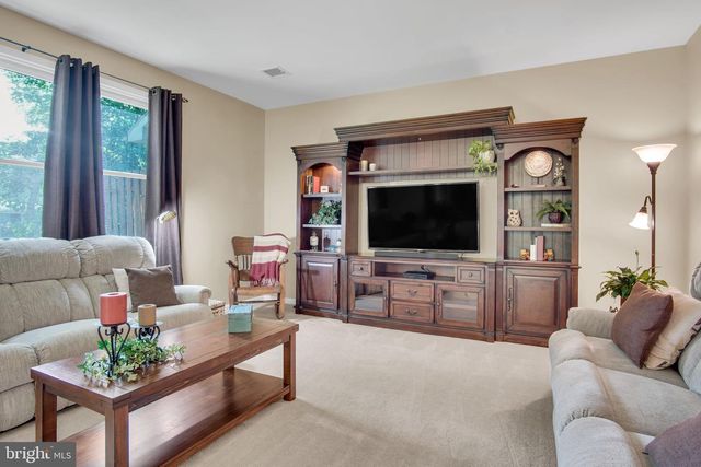 6443 OAK VIEW DR, Harrisburg, PA 17112