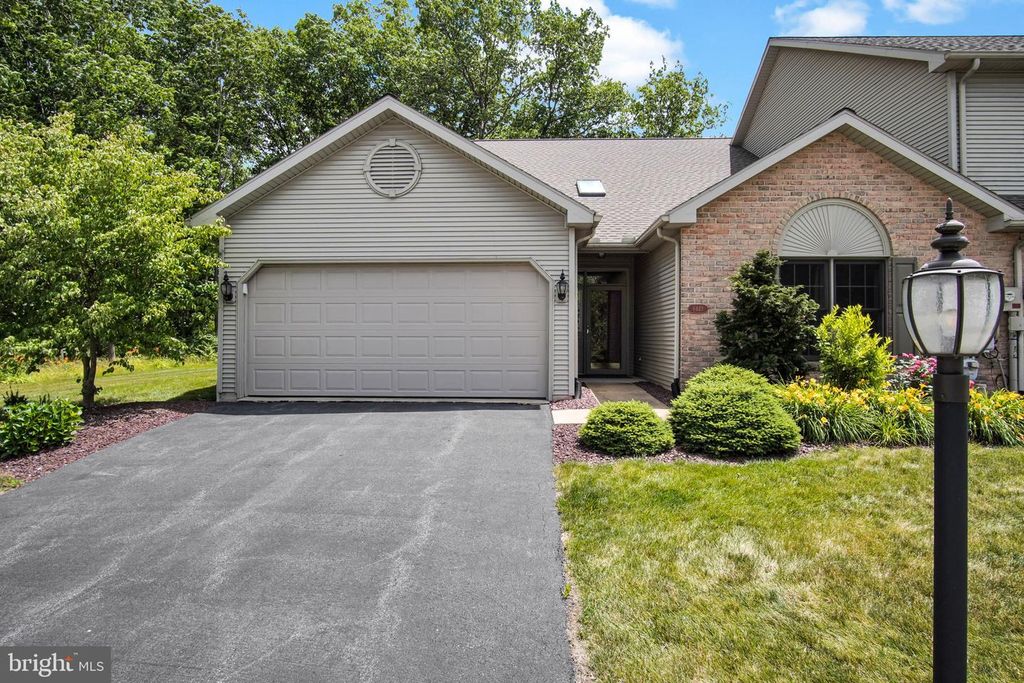 6443 OAK VIEW DR, Harrisburg, PA 17112
