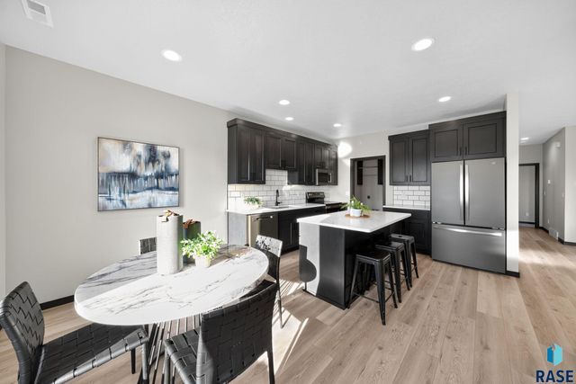 1230 N Titan Ave Avenue, Tea, SD 57064