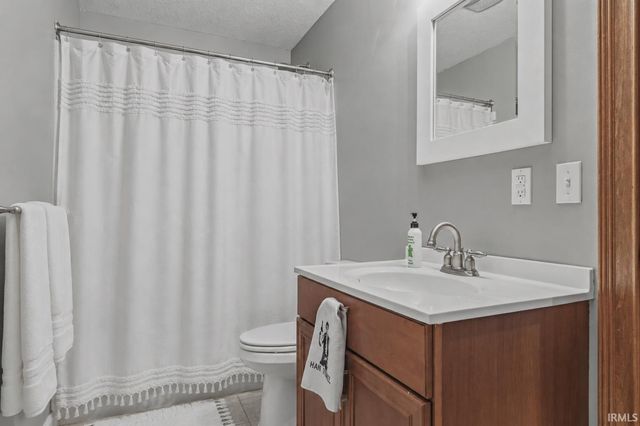 2002 Falcon Ridge Court, Fort Wayne, IN 46845
