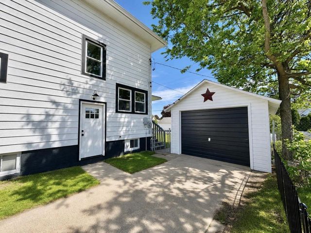 412 W Marion Street, Portage, WI 53901