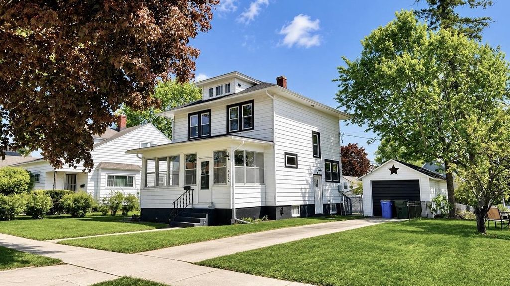 412 W Marion Street, Portage, WI 53901