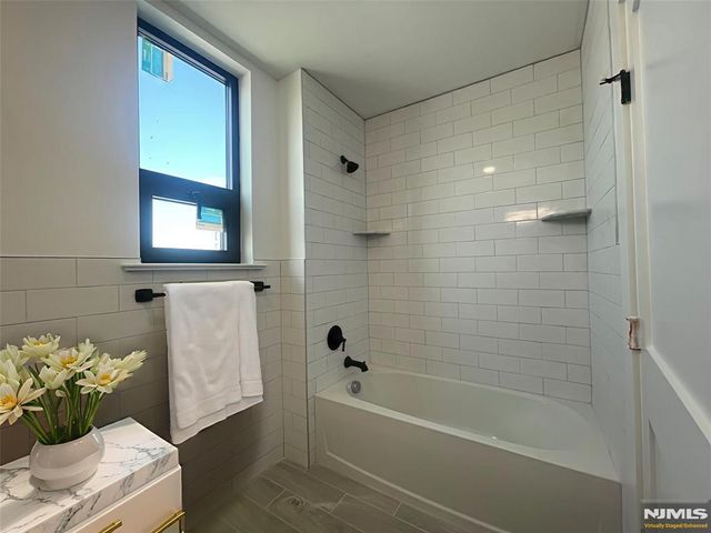 58 Union Street 601, Newark, NJ 07105