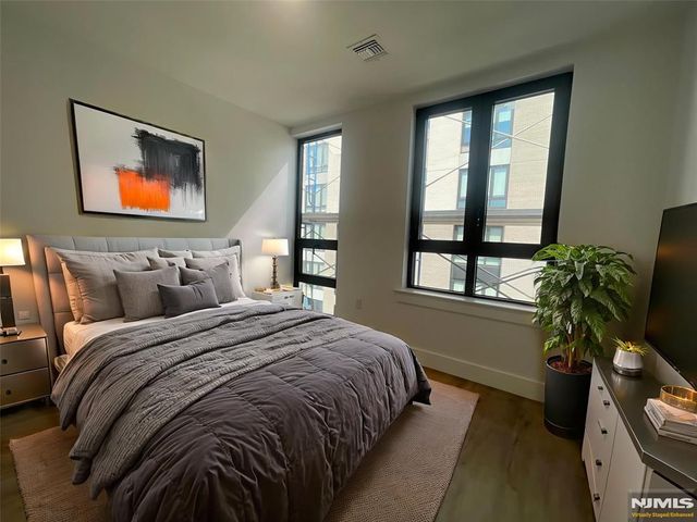 58 Union Street 601, Newark, NJ 07105