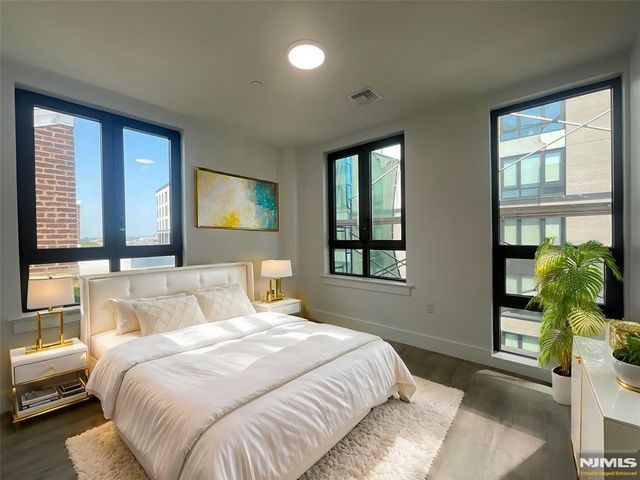 58 Union Street 601, Newark, NJ 07105