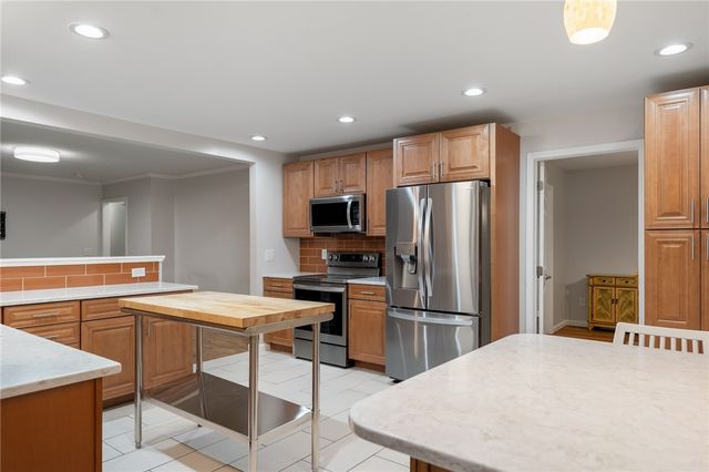 1014 E Queen Street, Pendleton, SC 29670