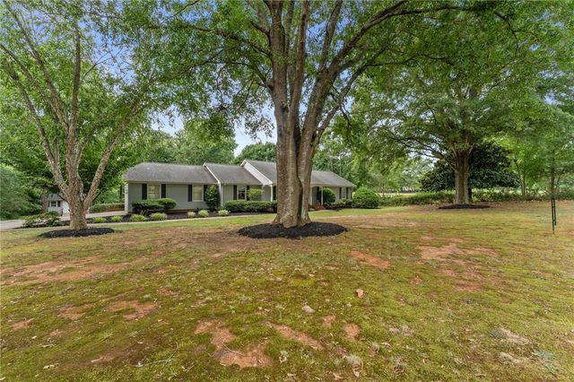 1014 E Queen Street, Pendleton, SC 29670