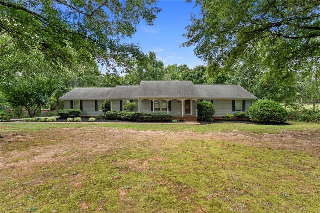 1014 E Queen Street, Pendleton, SC 29670
