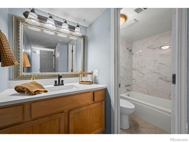 3121 S Tamarac Drive 106, Denver, CO 80231