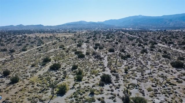 0 Smoke Tree, Pinon Hills, CA 92372