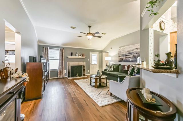 3022 Warbler Lane, Humble, TX 77396