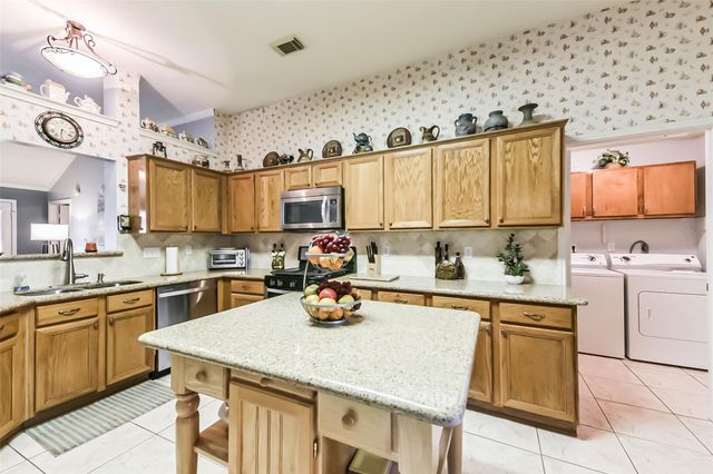 3022 Warbler Lane, Humble, TX 77396