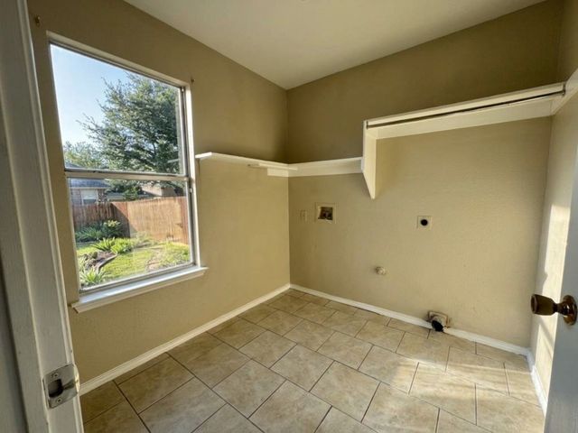 3305 Bent Creek Drive, Denton, TX 76210