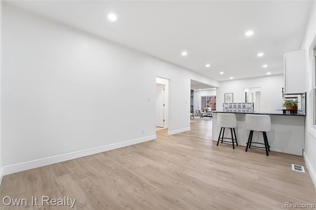 17527 Stoepel Street, Detroit, MI 48221