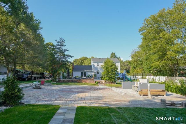 22 Standish Road, New Milford, CT 06776