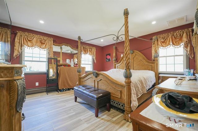 22 Standish Road, New Milford, CT 06776