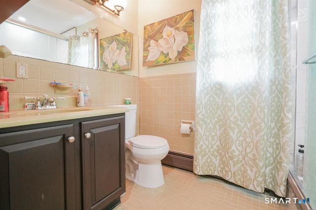 22 Standish Road, New Milford, CT 06776
