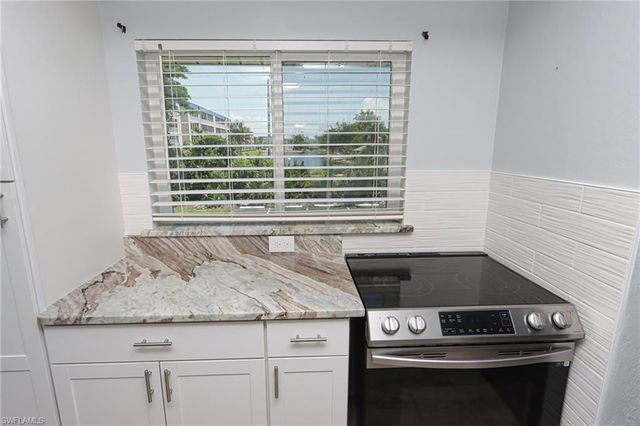 8109 Country RD # 201, Fort Myers, FL 33919