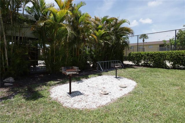 8109 Country RD # 201, Fort Myers, FL 33919