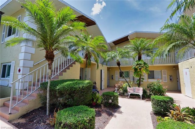 8109 Country RD # 201, Fort Myers, FL 33919
