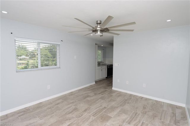 8109 Country RD # 201, Fort Myers, FL 33919