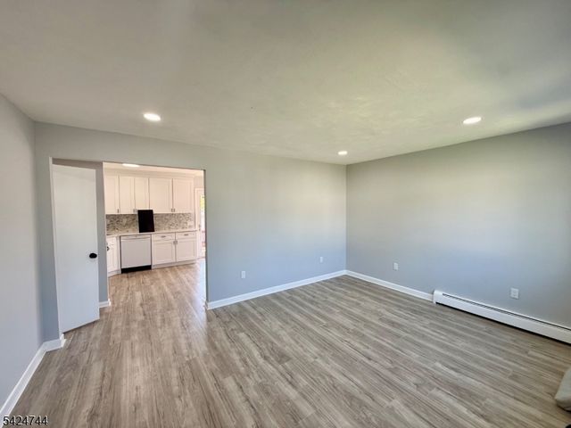 35 Fiat Ave, Woodbridge Twp., NJ 08830