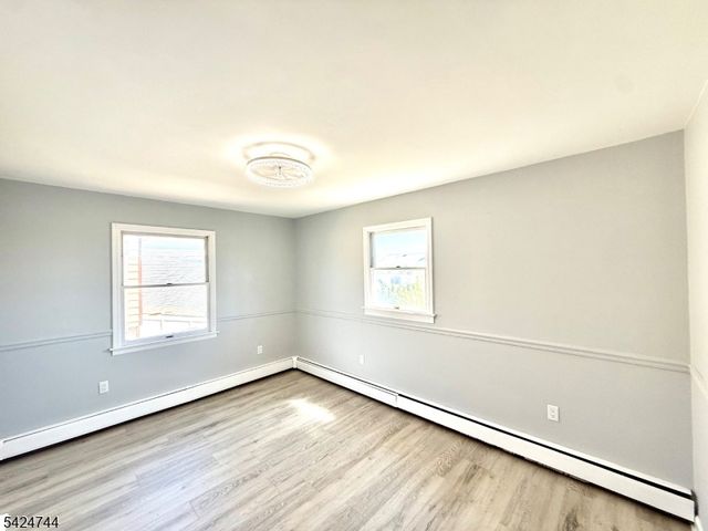 35 Fiat Ave, Woodbridge Twp., NJ 08830