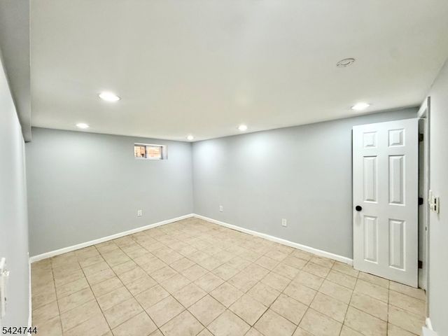 35 Fiat Ave, Woodbridge Twp., NJ 08830