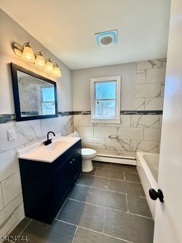 35 Fiat Ave, Woodbridge Twp., NJ 08830