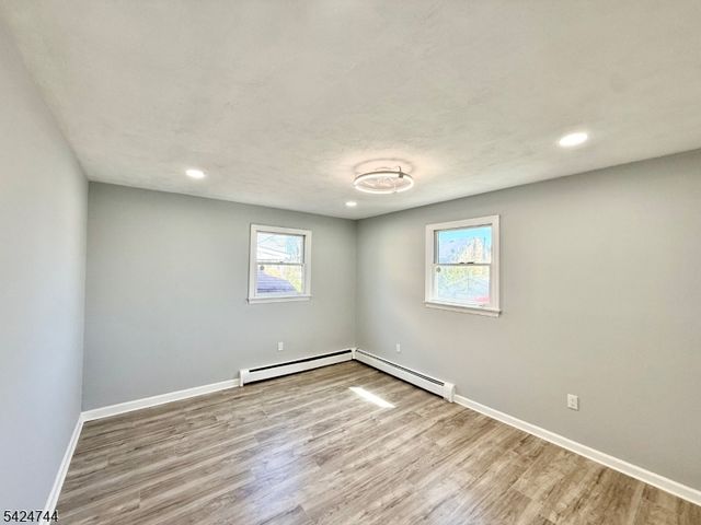 35 Fiat Ave, Woodbridge Twp., NJ 08830