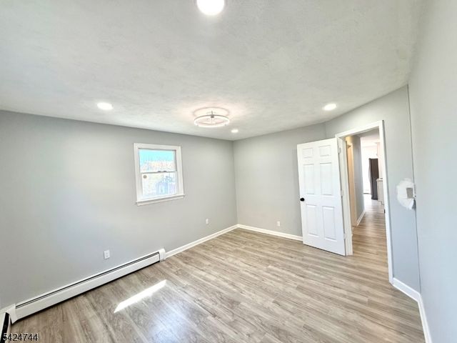 35 Fiat Ave, Woodbridge Twp., NJ 08830