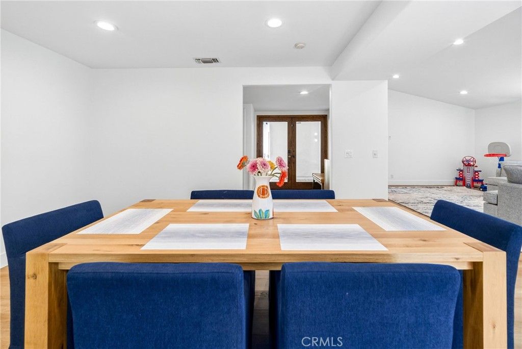 Image 10 of property listing at 4515 Park Livorno, Calabasas, CA 91302