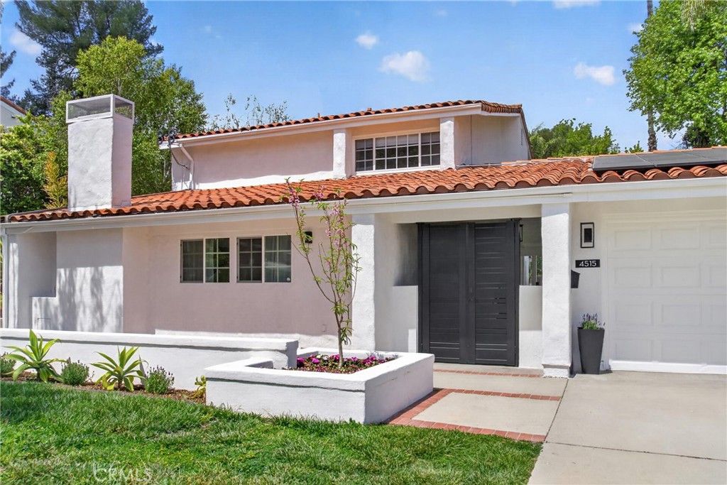 Image 2 of property listing at 4515 Park Livorno, Calabasas, CA 91302