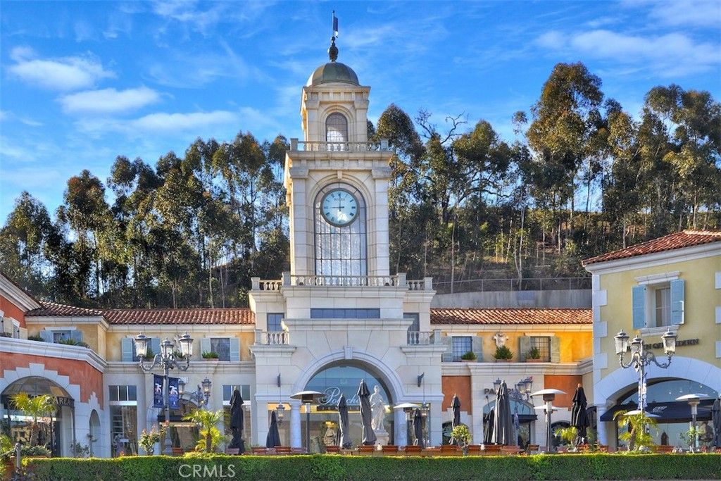 Image 26 of property listing at 4515 Park Livorno, Calabasas, CA 91302