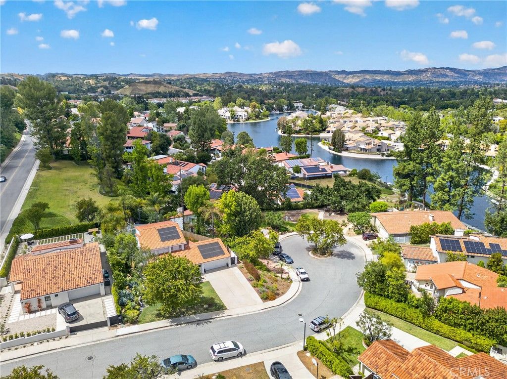 Image 3 of property listing at 4515 Park Livorno, Calabasas, CA 91302