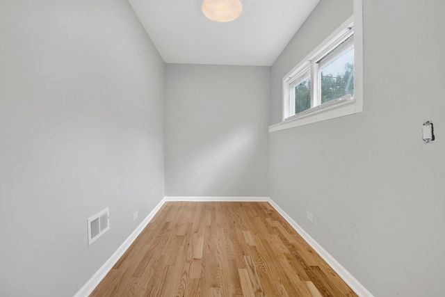 7825 S Ingleside Avenue, Chicago, IL 60619