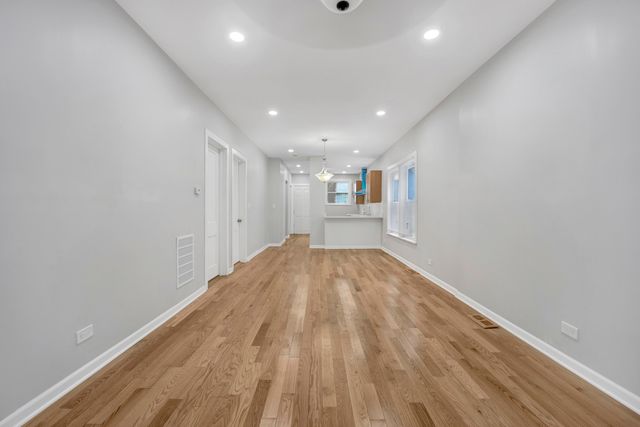 7825 S Ingleside Avenue, Chicago, IL 60619