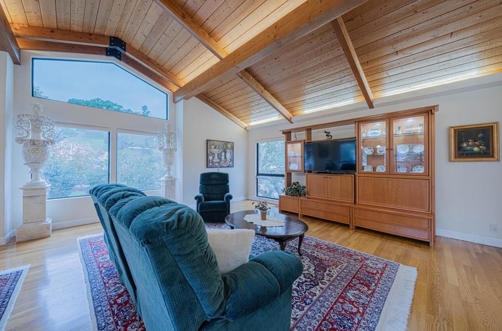 Image 11 of property listing at 25207 Casiano Drive, Salinas, CA 93908