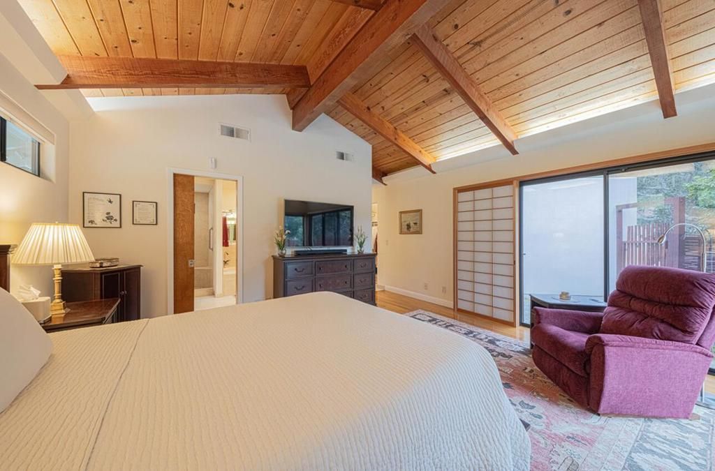 Image 26 of property listing at 25207 Casiano Drive, Salinas, CA 93908