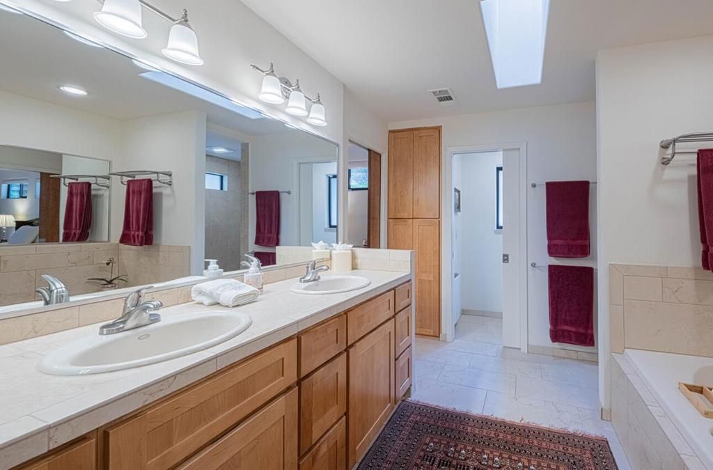 Image 27 of property listing at 25207 Casiano Drive, Salinas, CA 93908