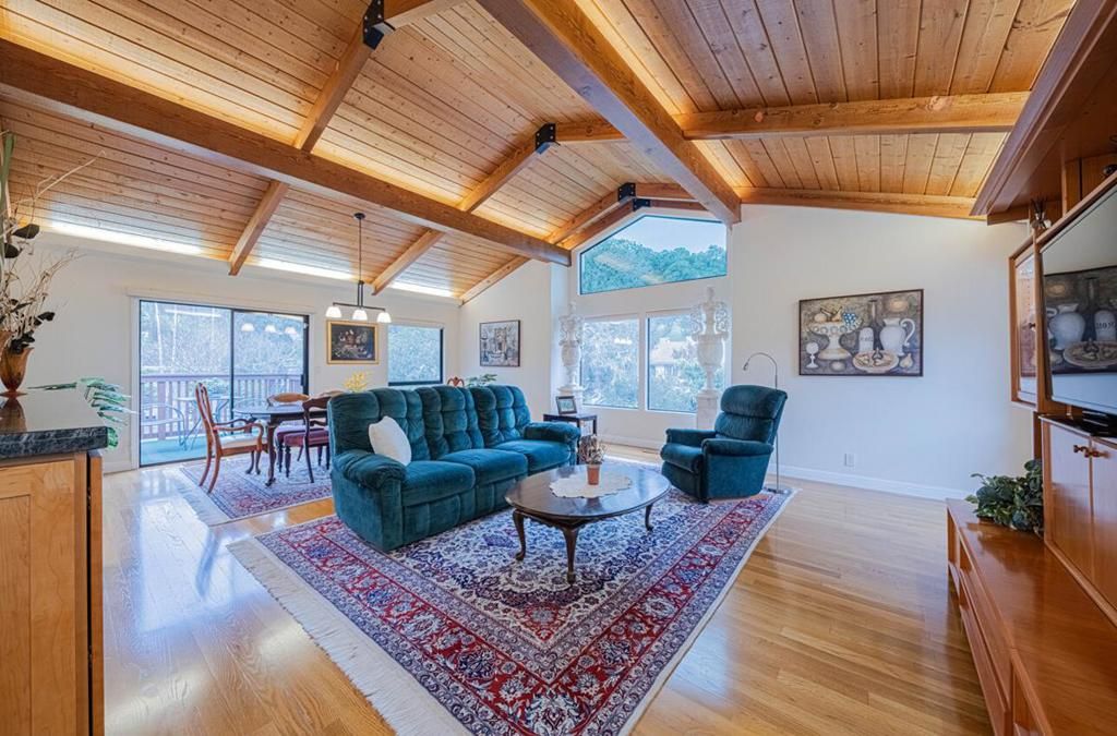 Image 9 of property listing at 25207 Casiano Drive, Salinas, CA 93908