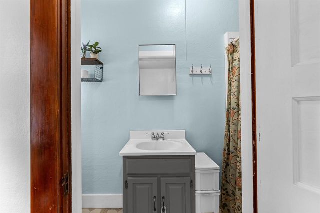 246 W 16TH AVENUE, Oshkosh, WI 54902