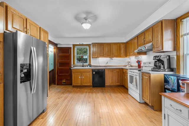 246 W 16TH AVENUE, Oshkosh, WI 54902